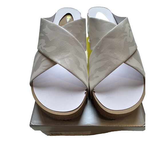 Volatile Shoes Womens Size 11 Ablette Sandals Platform Slip On Comfort Camo - Picture 1 of 10